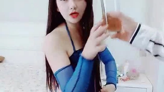 欧美日韩人妻激情-第一次与男友以外的男人在行使中车震!