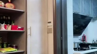 欧美日韩人妻激情-第一次与男友以外的男人在行使中车震!